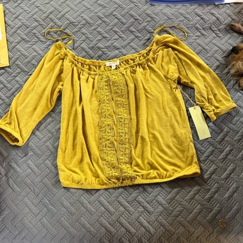 Womens Shirt-NEW W/ TAGS
